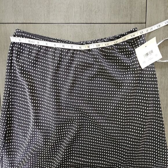 NWT Women’s Sag Harbor A Line Black White Polka Dot Skirt Size 12 PETITE Pull On - Picture 6 of 7